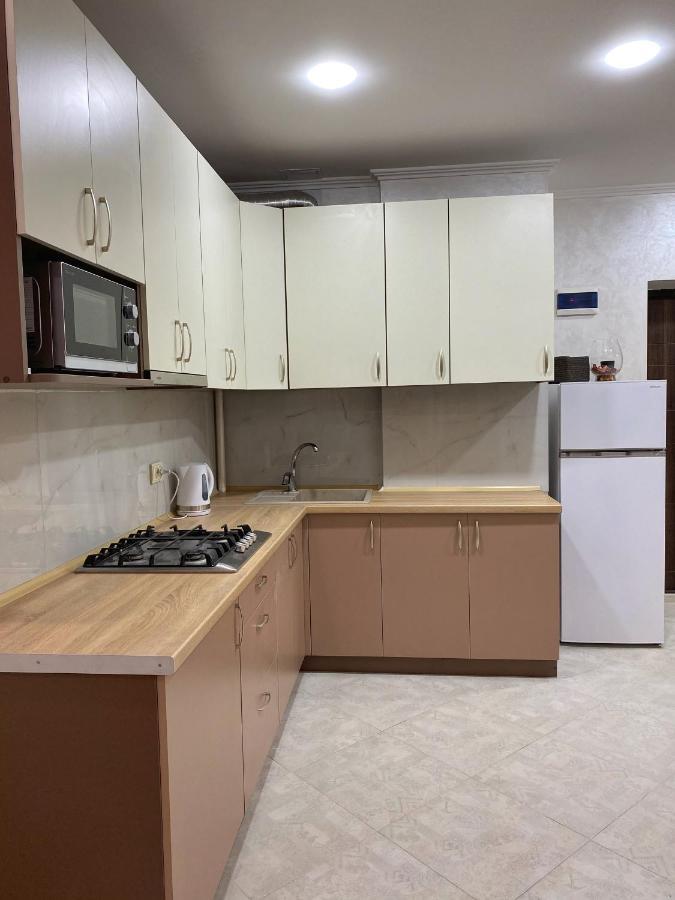 Apartment In Khmelnytsky Street Львов Экстерьер фото