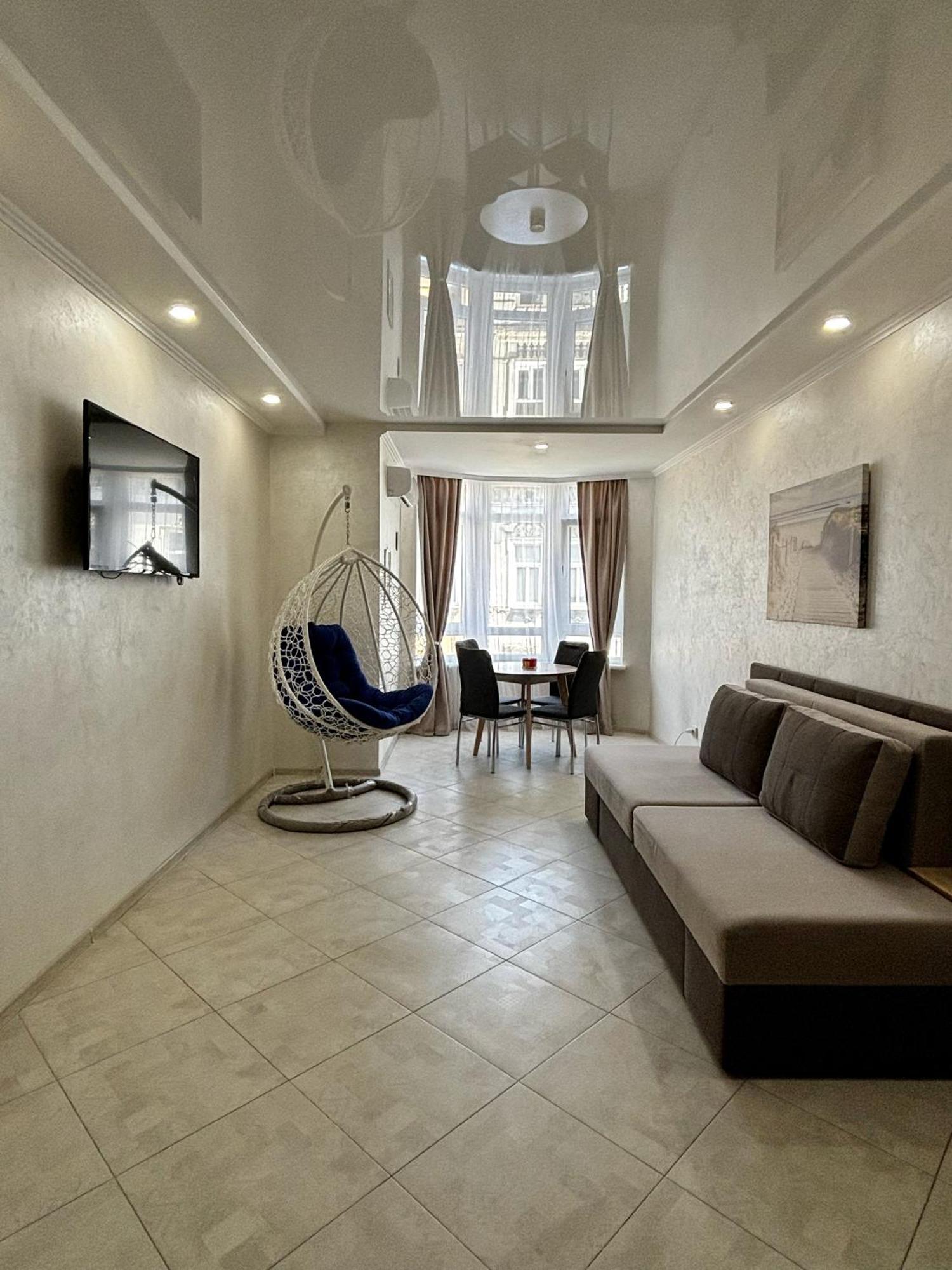 Apartment In Khmelnytsky Street Львов Экстерьер фото